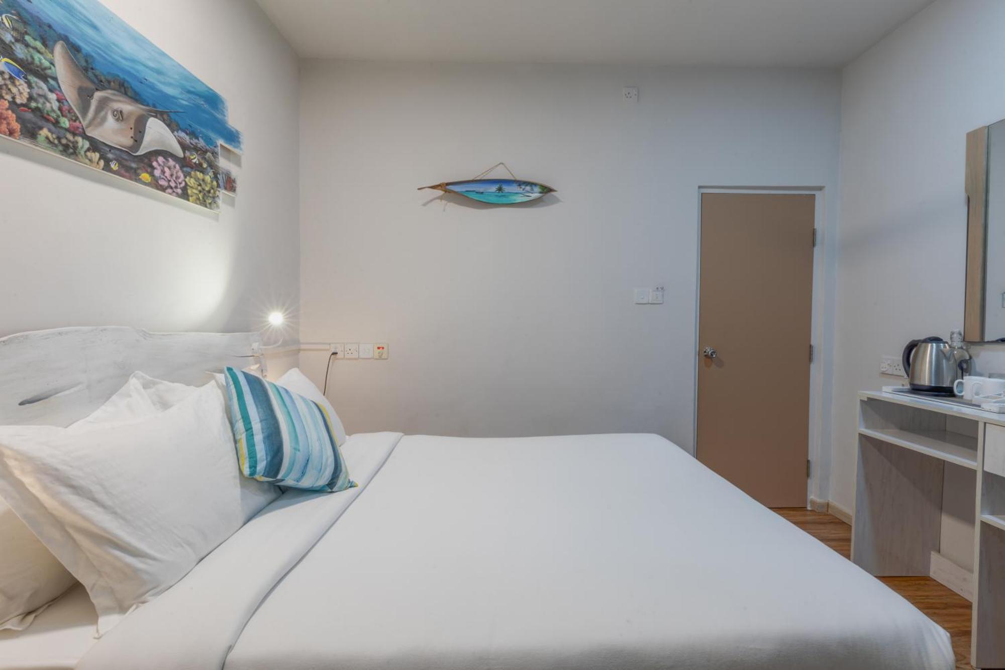 Hotel Ocean Pearl Maldives At Gulhi Island Extérieur photo