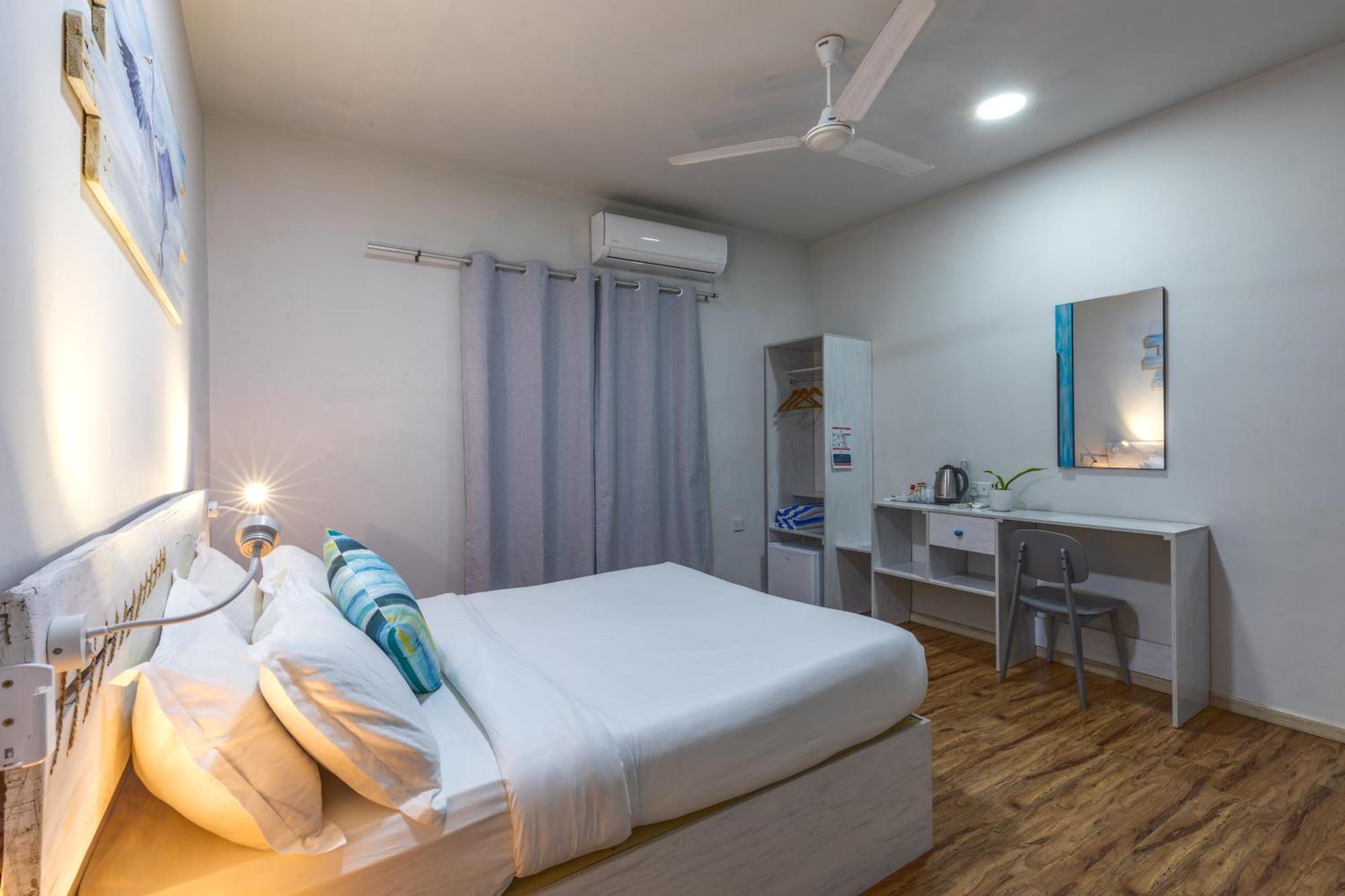 Hotel Ocean Pearl Maldives At Gulhi Island Extérieur photo